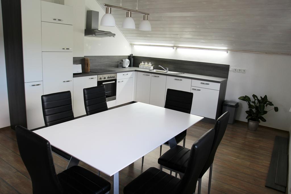 Lake House Apartment Медводе Экстерьер фото