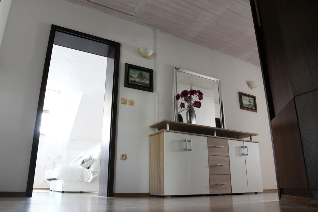 Lake House Apartment Медводе Экстерьер фото