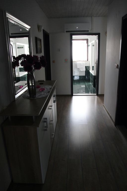 Lake House Apartment Медводе Экстерьер фото
