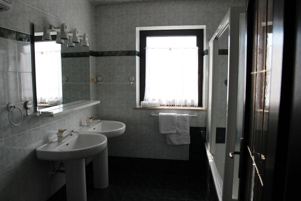 Lake House Apartment Медводе Экстерьер фото
