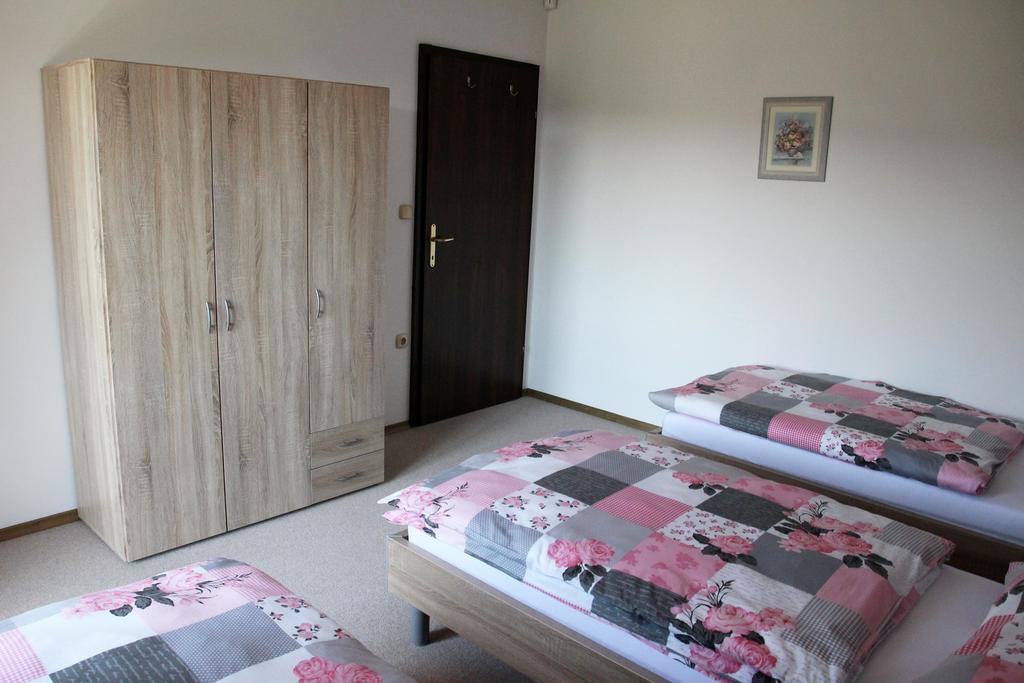 Lake House Apartment Медводе Экстерьер фото